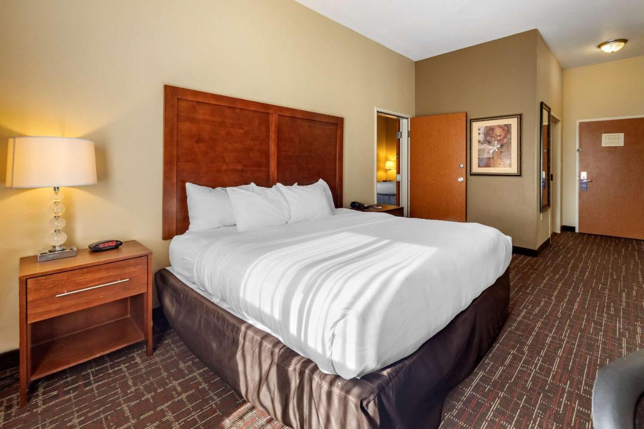 Comfort Inn & Suites Shawnee North Near I-40 מראה חיצוני תמונה