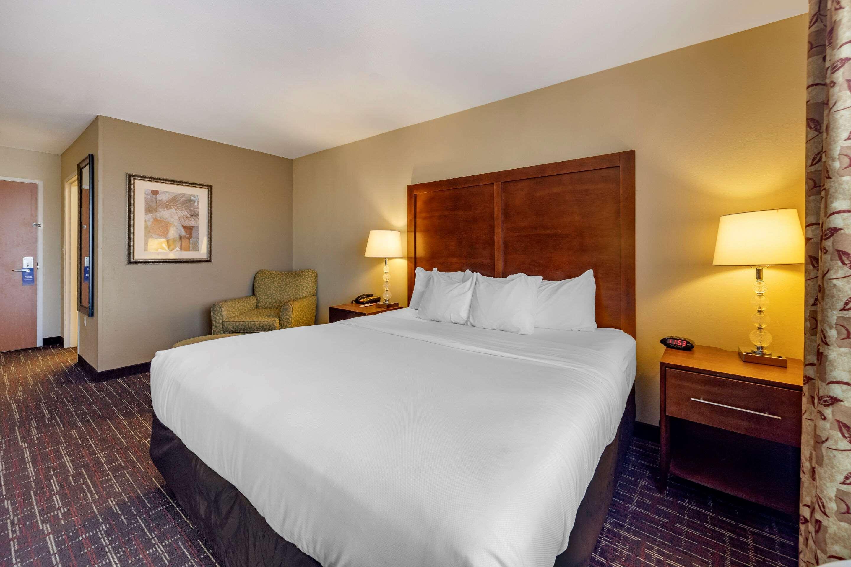 Comfort Inn & Suites Shawnee North Near I-40 מראה חיצוני תמונה