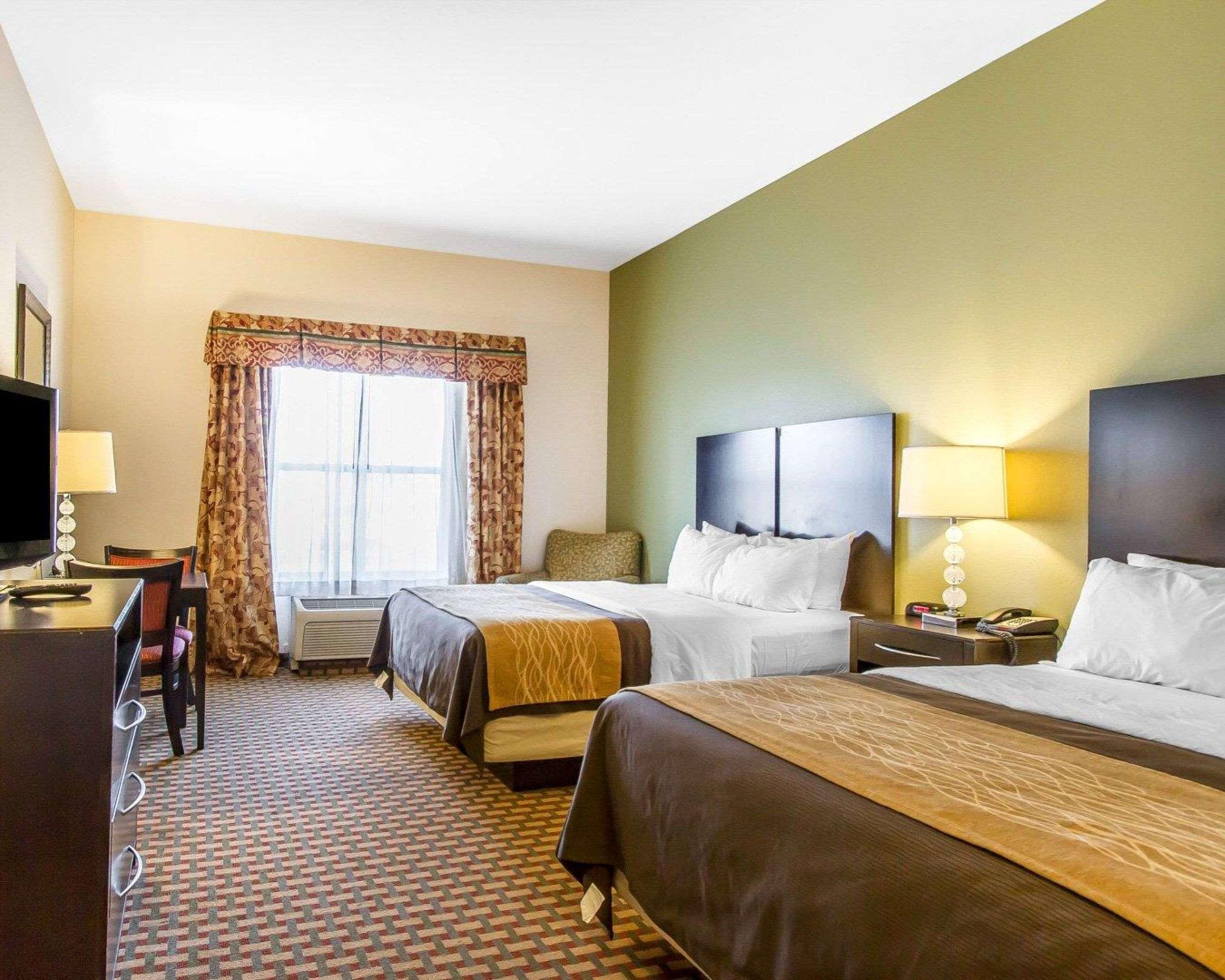 Comfort Inn & Suites Shawnee North Near I-40 מראה חיצוני תמונה