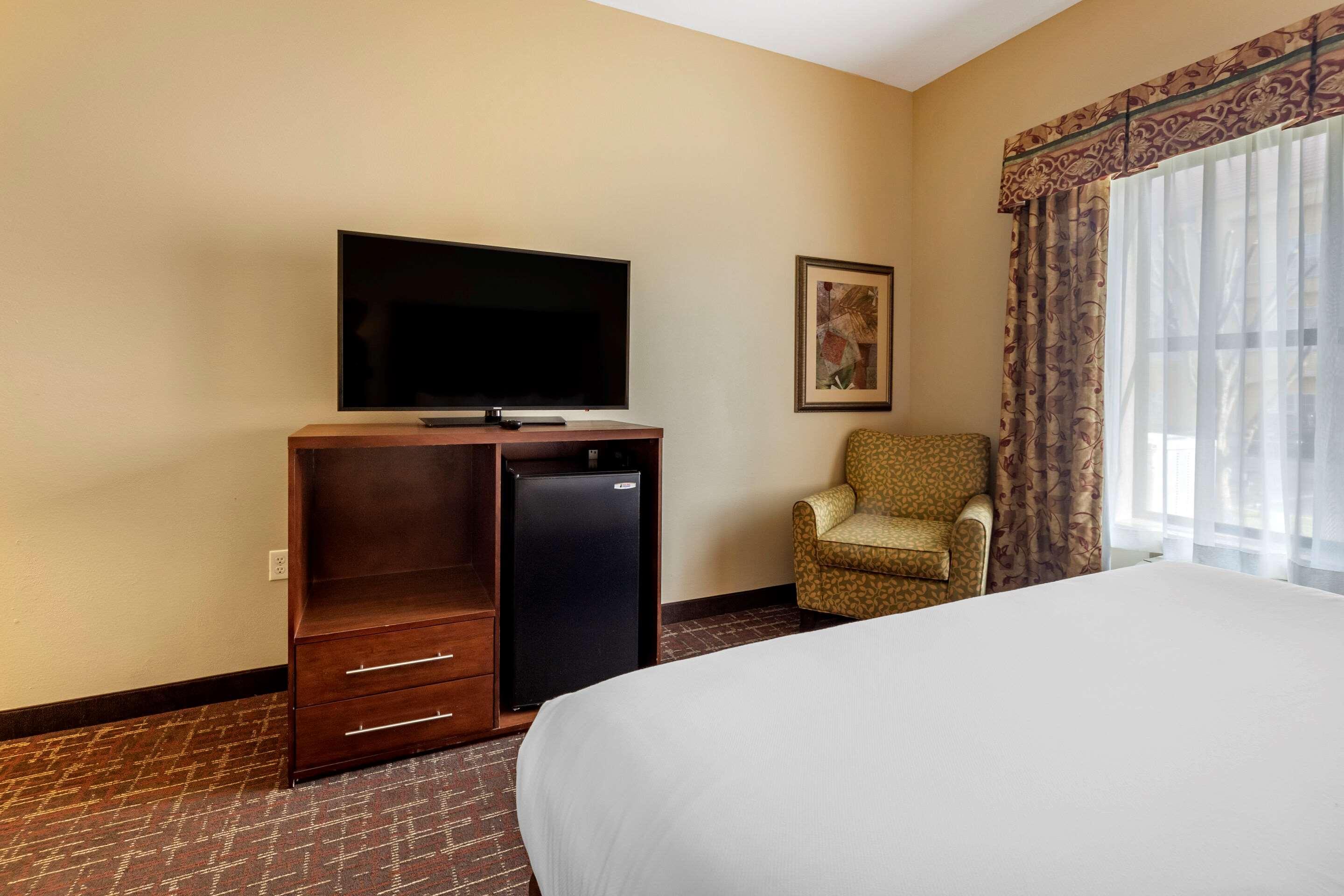 Comfort Inn & Suites Shawnee North Near I-40 מראה חיצוני תמונה