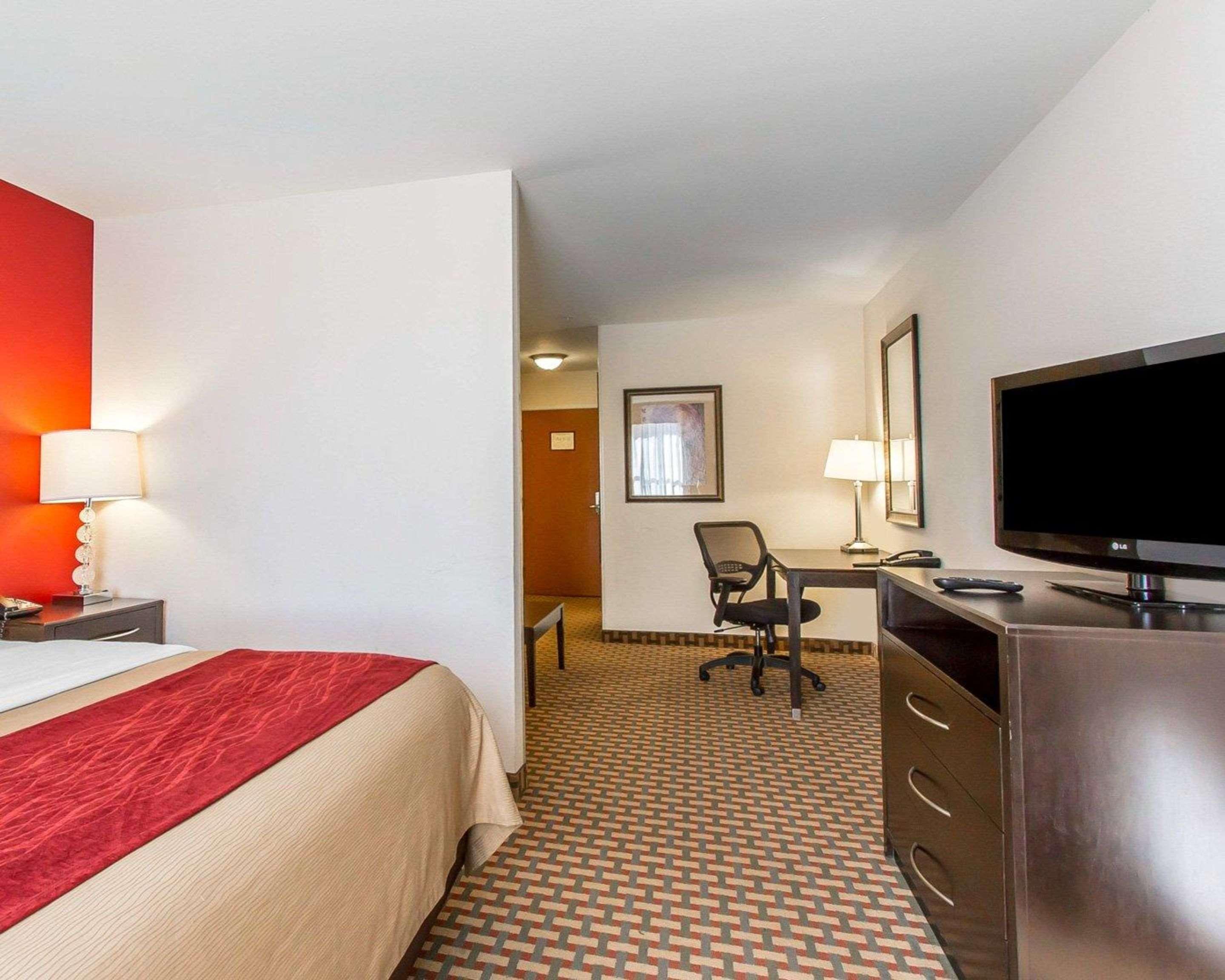 Comfort Inn & Suites Shawnee North Near I-40 מראה חיצוני תמונה