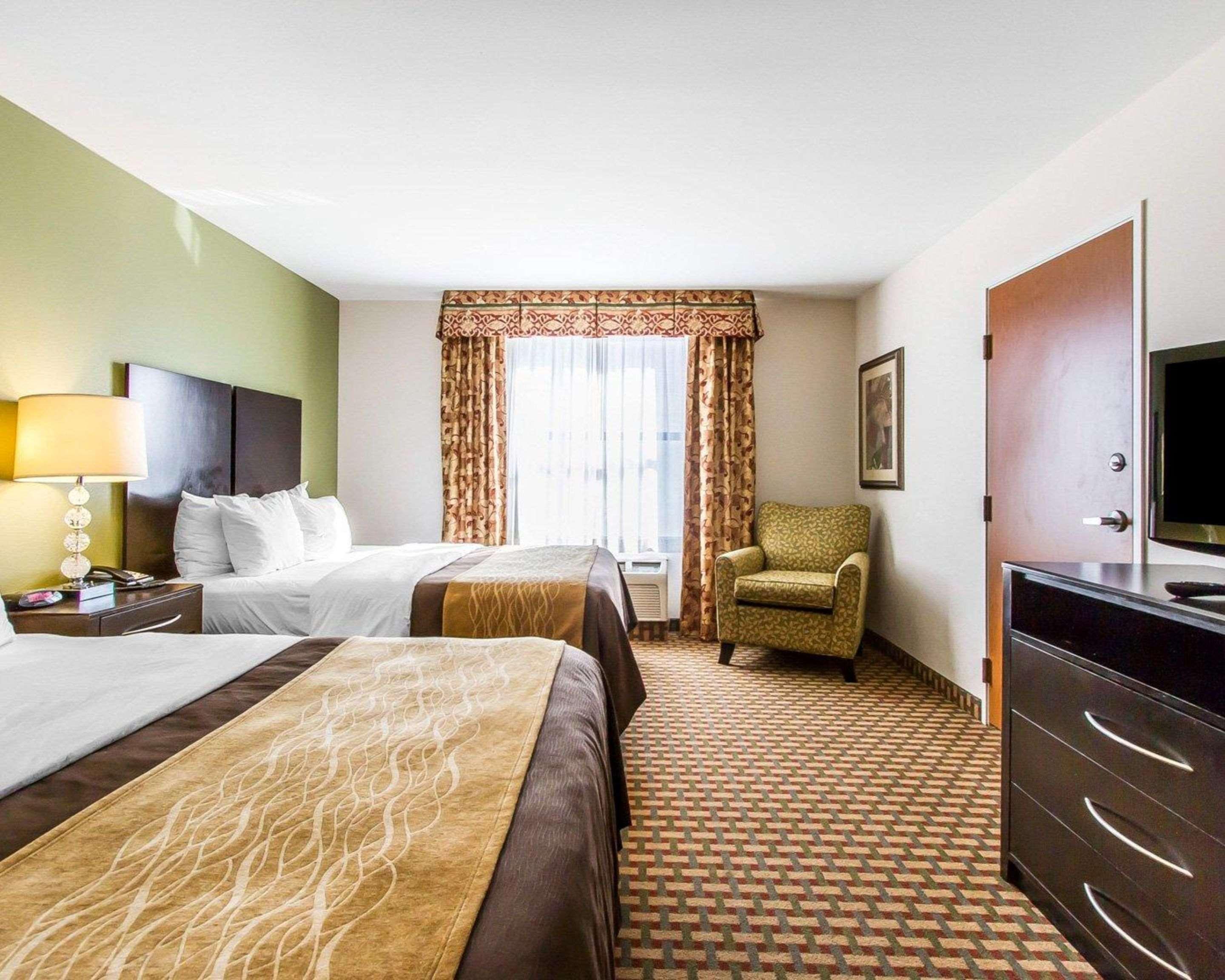 Comfort Inn & Suites Shawnee North Near I-40 מראה חיצוני תמונה