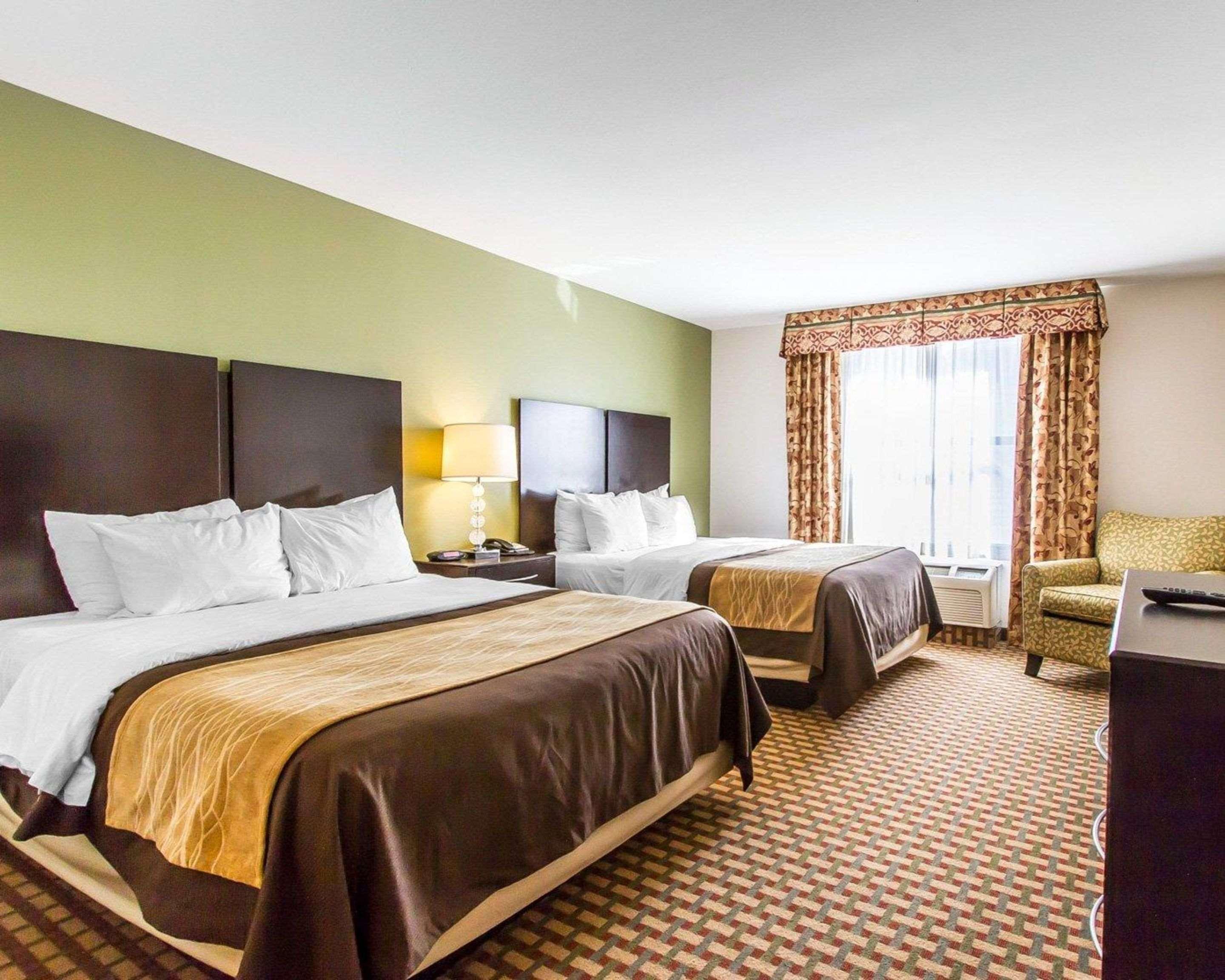 Comfort Inn & Suites Shawnee North Near I-40 מראה חיצוני תמונה