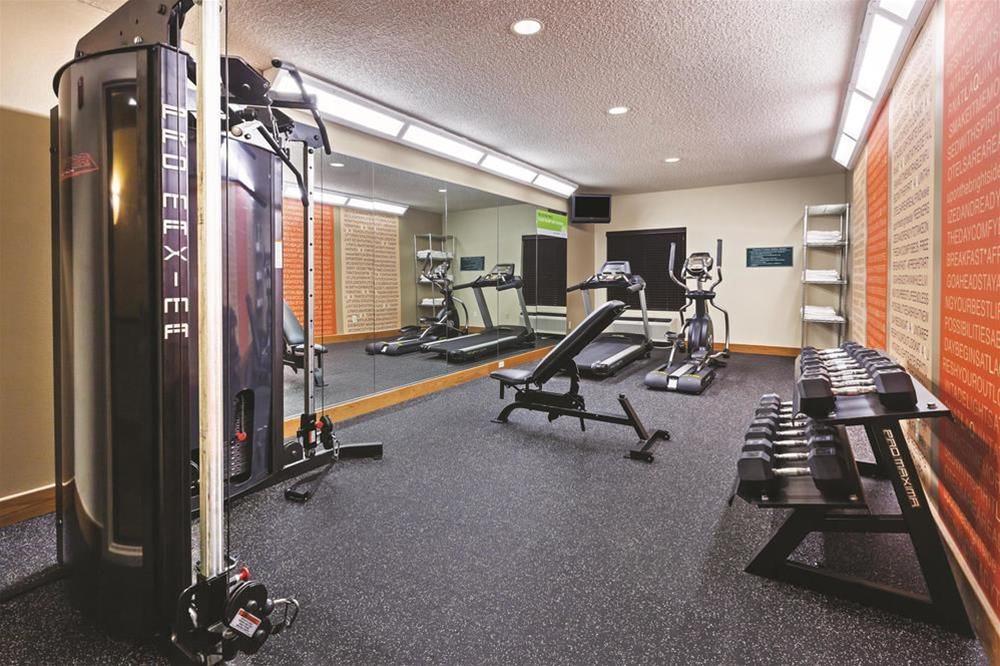 Comfort Inn & Suites Shawnee North Near I-40 מראה חיצוני תמונה