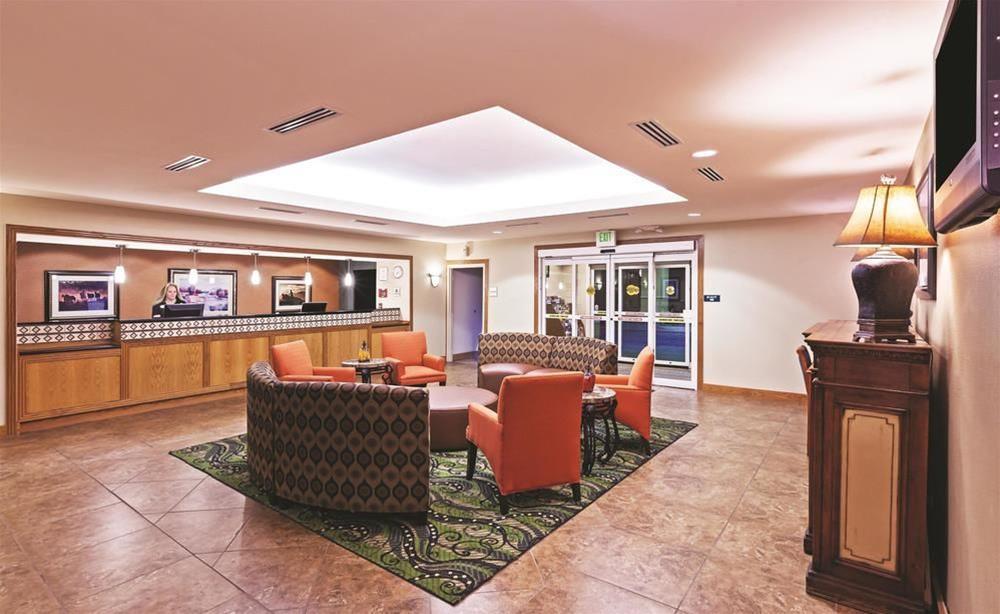 Comfort Inn & Suites Shawnee North Near I-40 מראה חיצוני תמונה