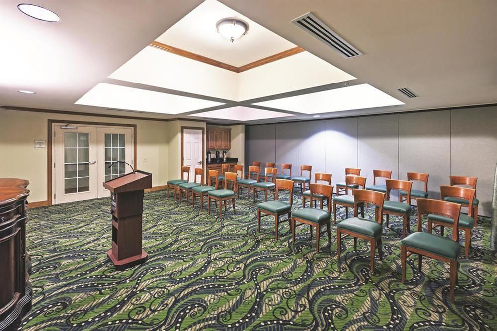 Comfort Inn & Suites Shawnee North Near I-40 מראה חיצוני תמונה