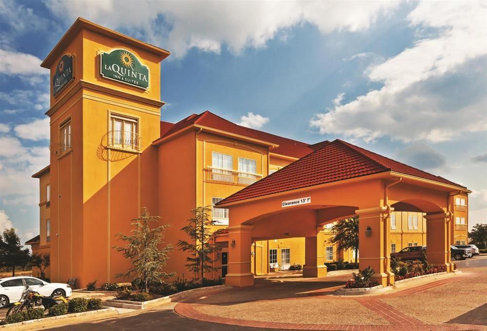 Comfort Inn & Suites Shawnee North Near I-40 מראה חיצוני תמונה