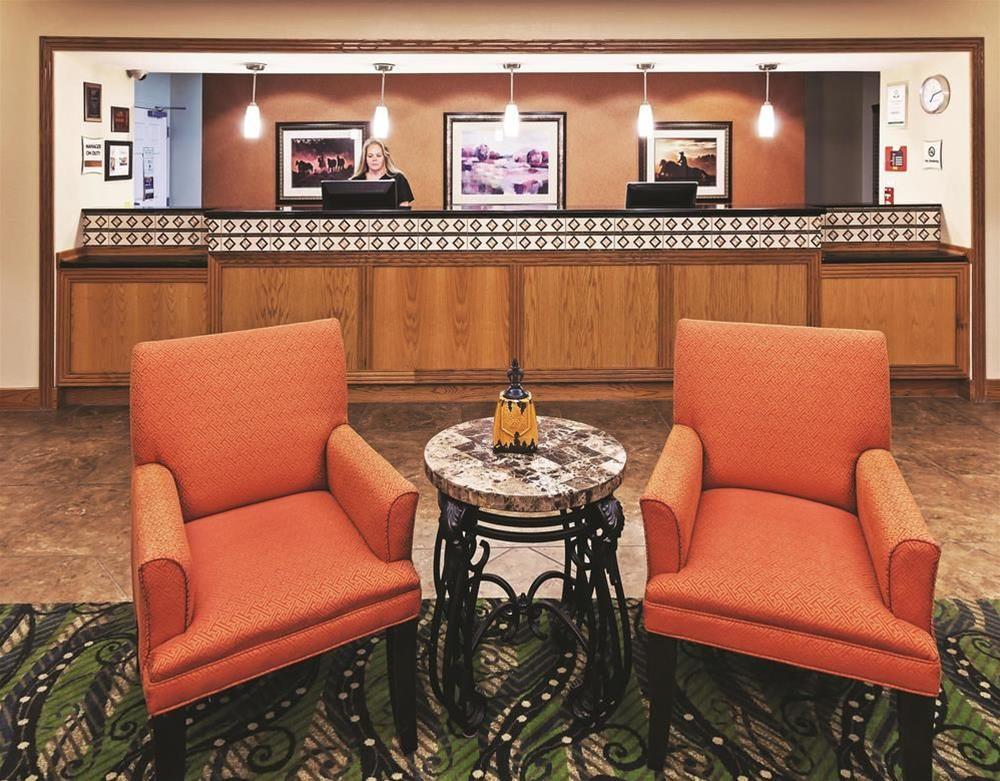 Comfort Inn & Suites Shawnee North Near I-40 מראה חיצוני תמונה