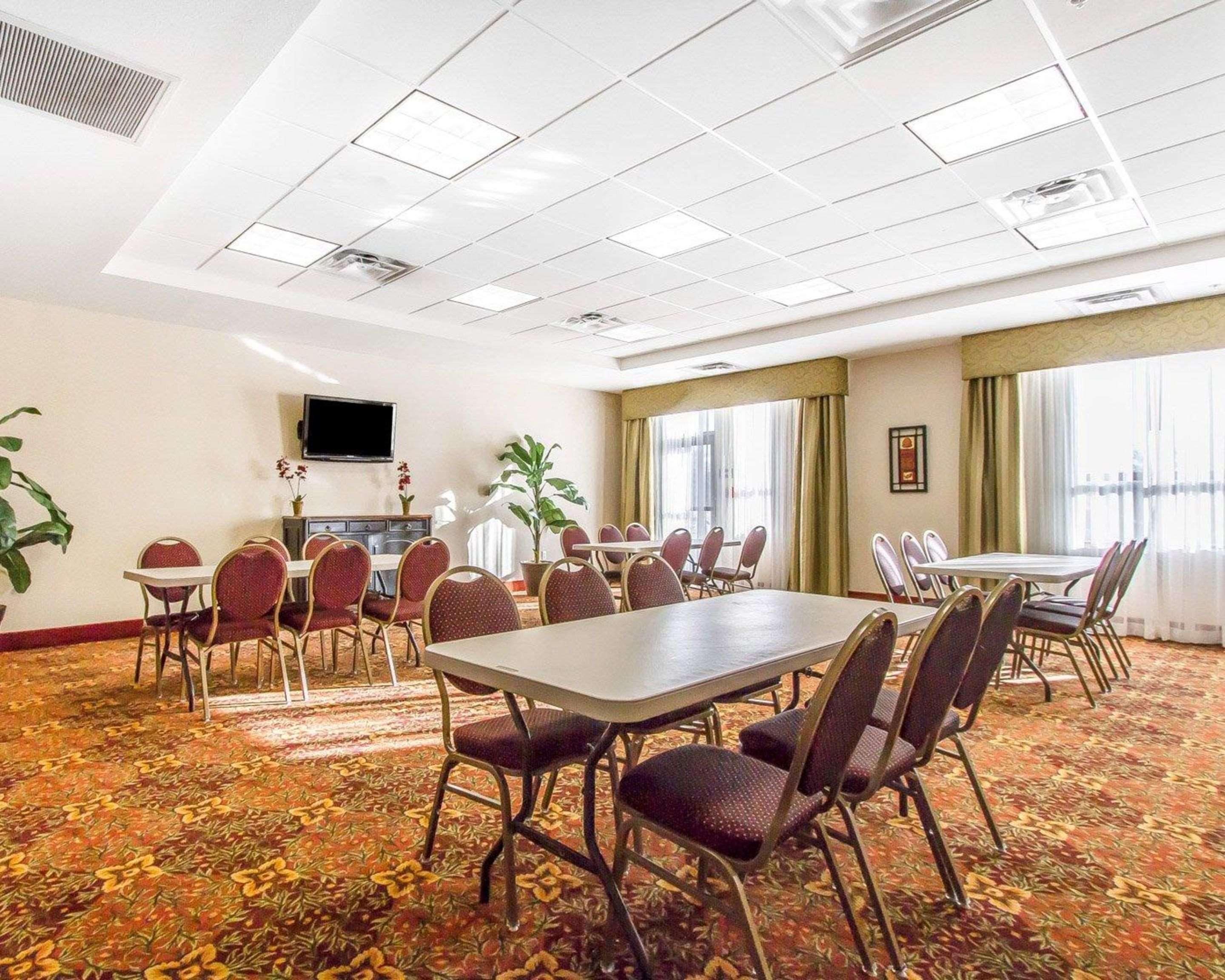 Comfort Inn & Suites Shawnee North Near I-40 מראה חיצוני תמונה