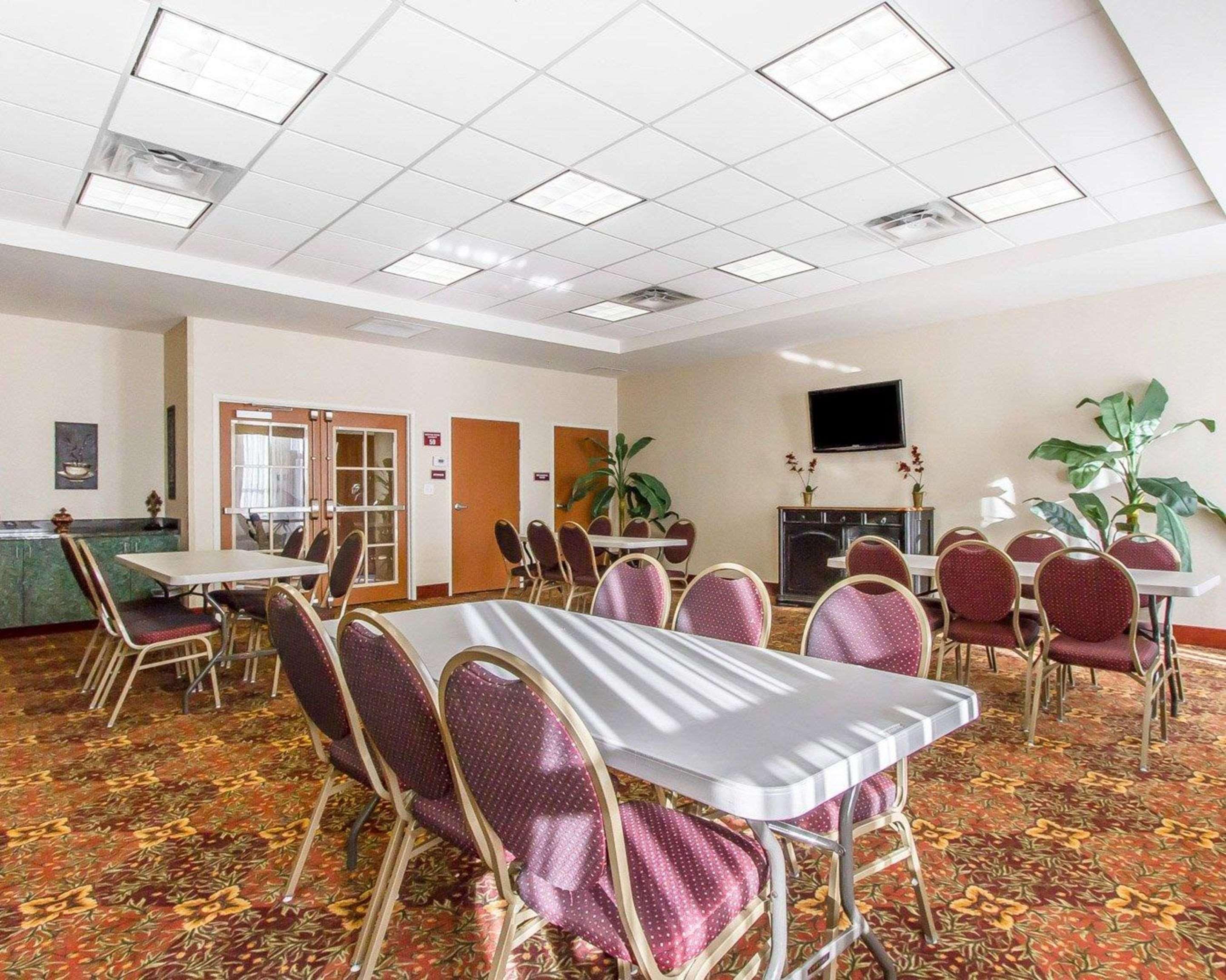 Comfort Inn & Suites Shawnee North Near I-40 מראה חיצוני תמונה