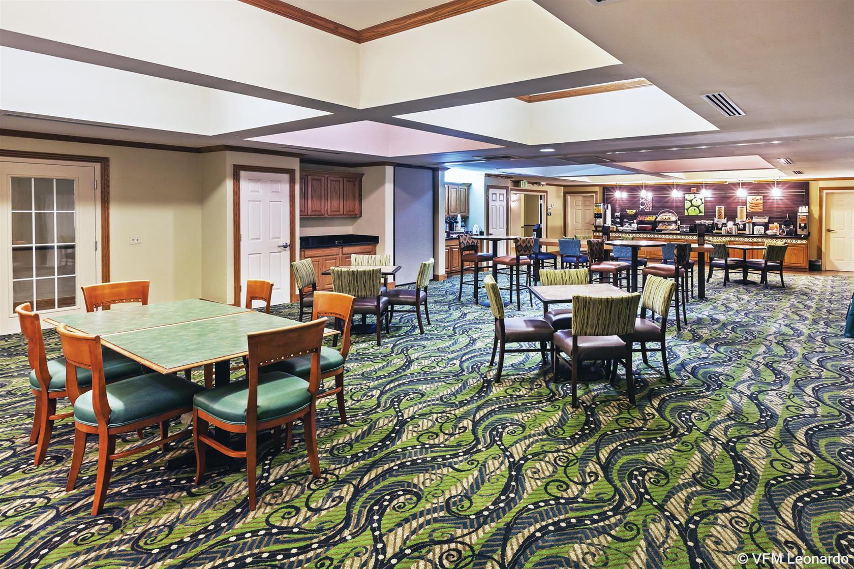 Comfort Inn & Suites Shawnee North Near I-40 מראה חיצוני תמונה