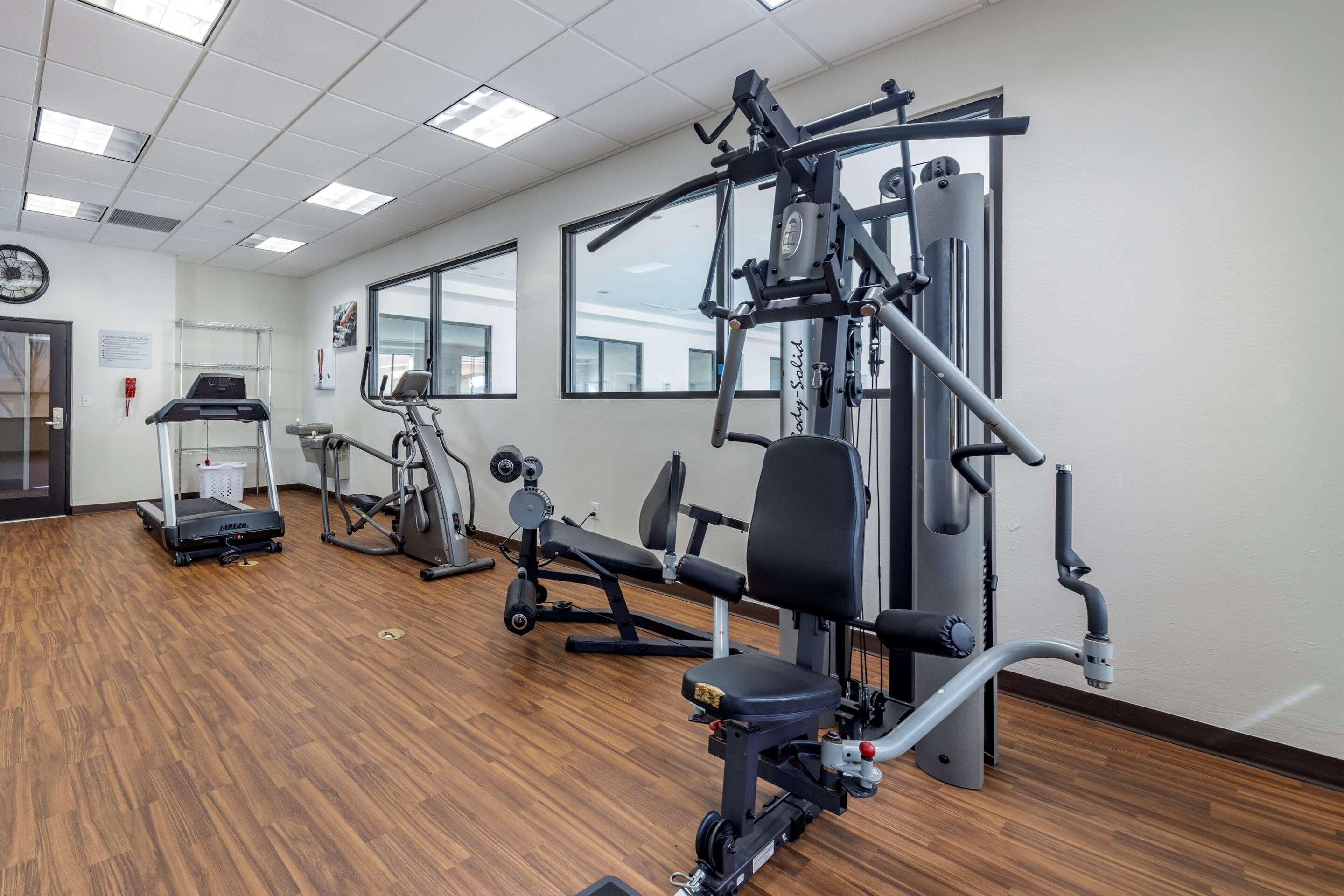 Comfort Inn & Suites Shawnee North Near I-40 מראה חיצוני תמונה
