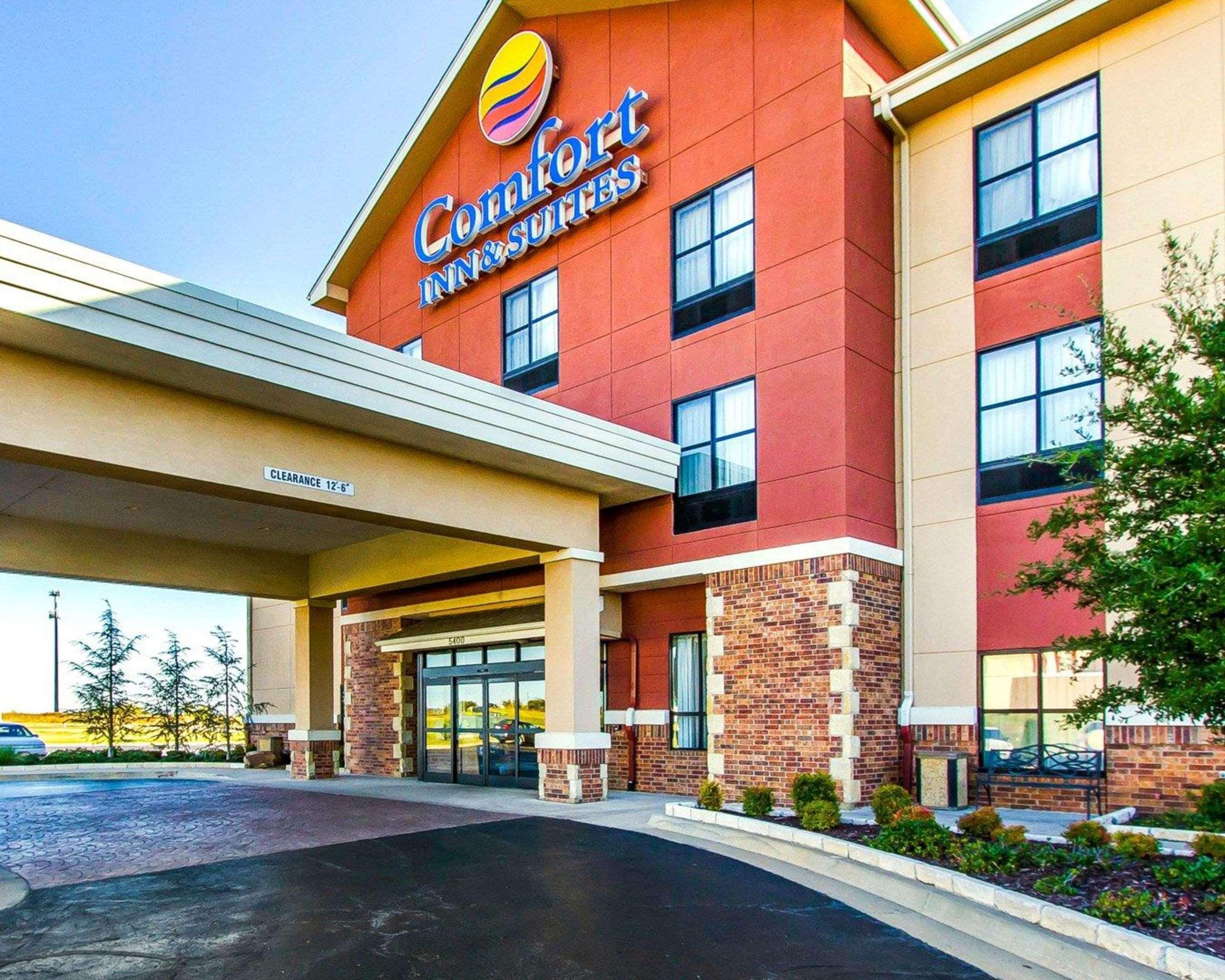 Comfort Inn & Suites Shawnee North Near I-40 מראה חיצוני תמונה